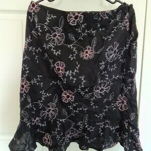 Embroidered Black Linen Mini Skirt Size 12 Floral Ruffle Hem A-Line